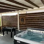 펜션 Manolo House With Jacuzzi & Pool *