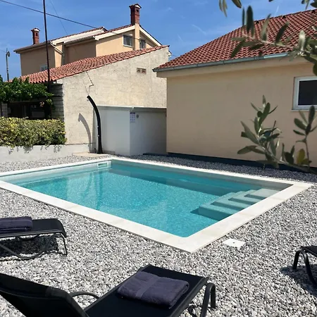 Vakantiehuis Manolo House With Jacuzzi & Pool