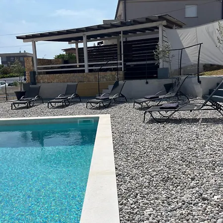 Manolo House With Jacuzzi & Pool Vakantiehuis *