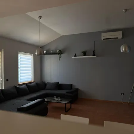 Manolo House