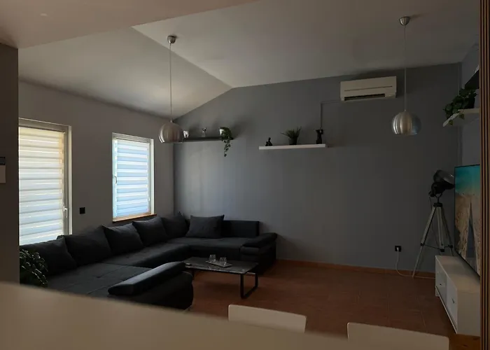 Manolo House
